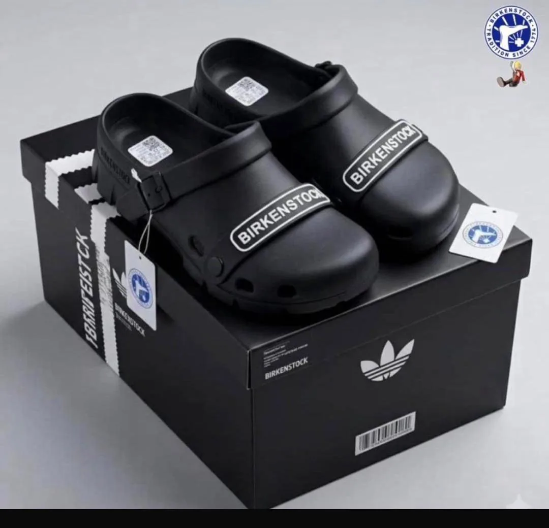 Original croocs available in sizes